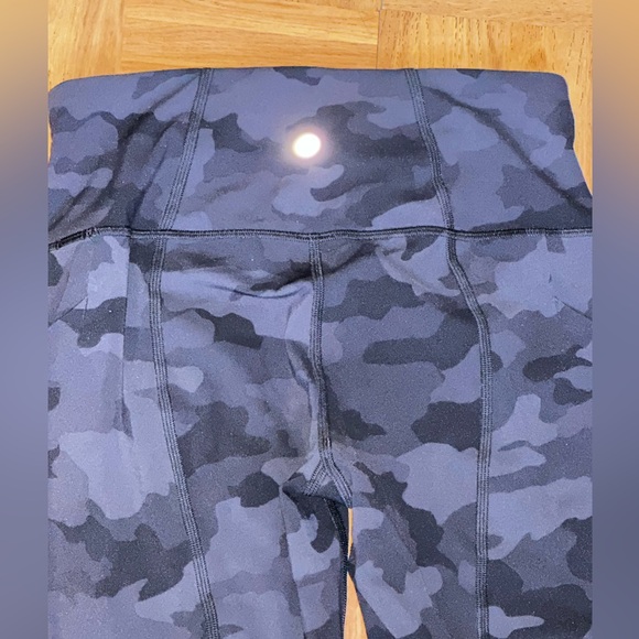 Lululemon Camo crop leggings used in great condition - Picture 10 of 12
